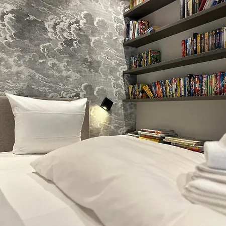 Moderne An Der Promenade Von