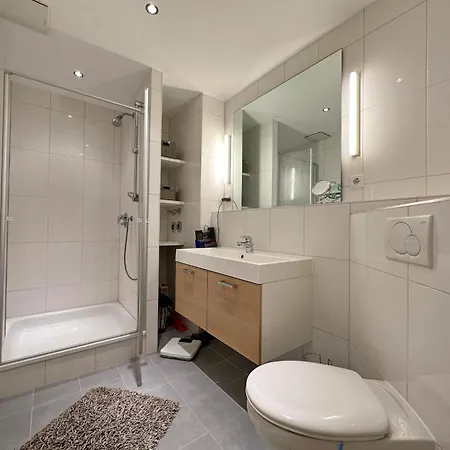 Moderne An Der Promenade Von