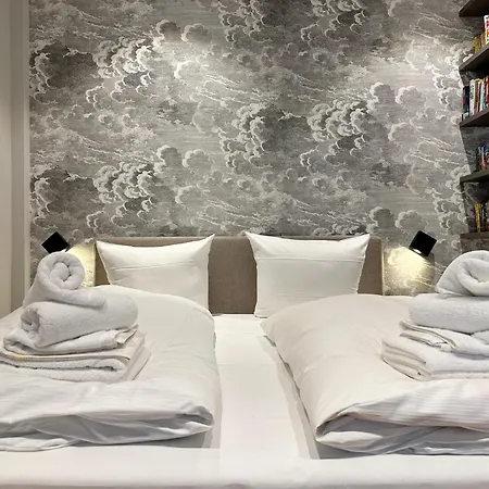 Moderne An Der Promenade Von Вестерланд