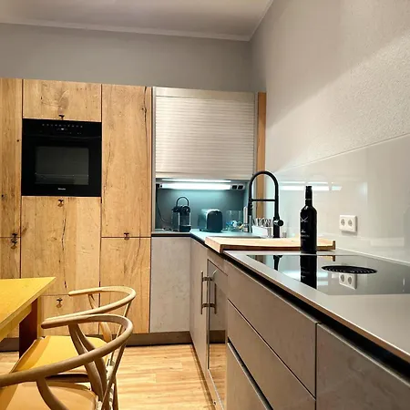 Moderne An Der Promenade Von *